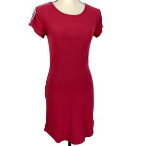 Derek Heart T-Shirt Dress Red Short Sleeve Knee High w/ Shoulder Stripe Medium